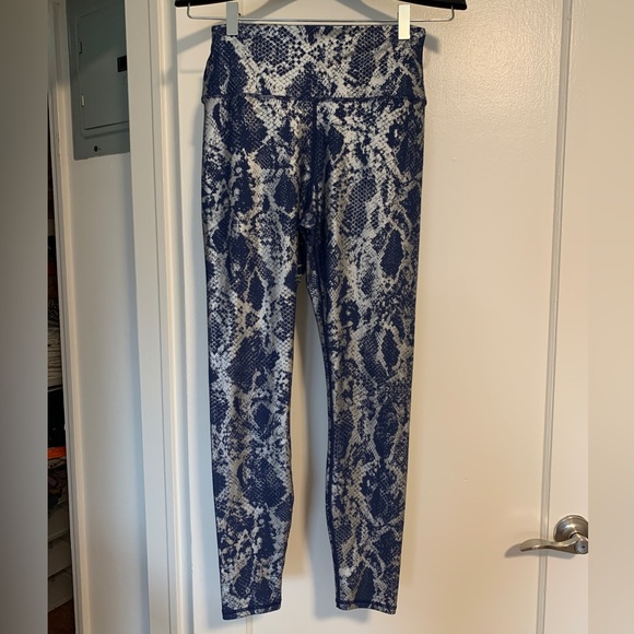 Carbon38 Metallic Snake High-Rise Legging - Picture 1 of 6